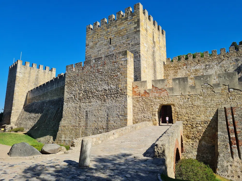 Climbing to Lisbon's Castelo de São Jorge Without the Queue