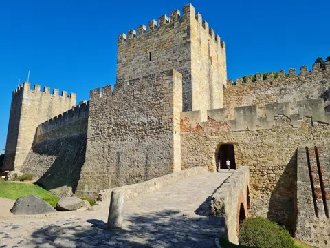 Climbing to Lisbon's Castelo de São Jorge Without the Queue