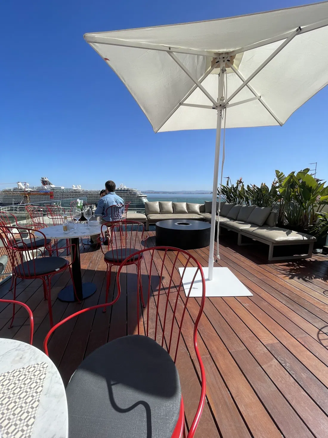 Wine Bar & Terrace al Memmo Alfama, Lisbona