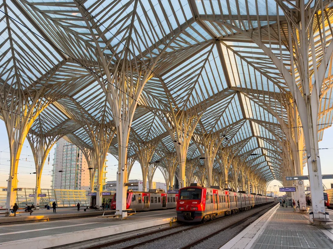 CP — ポルトガル国鉄(オリエンテ駅経由)、リスボン