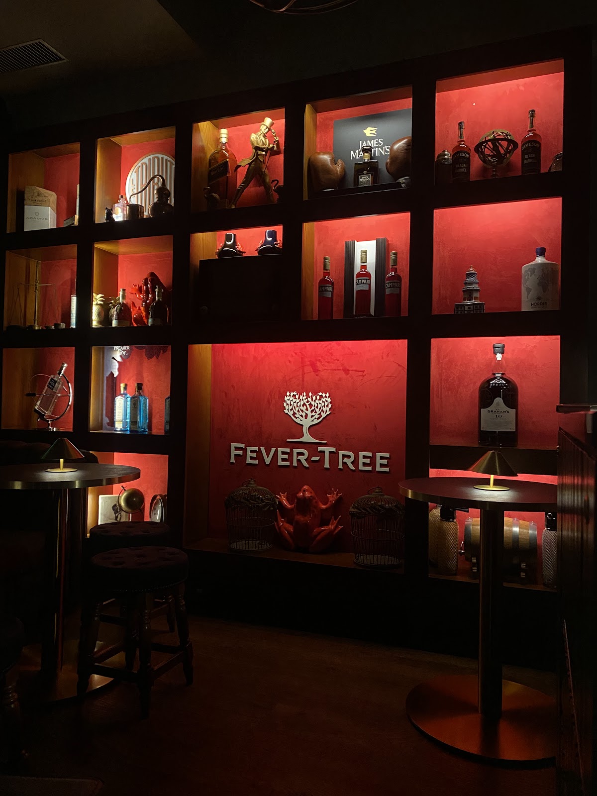 Red Frog Speakeasy — photo 2